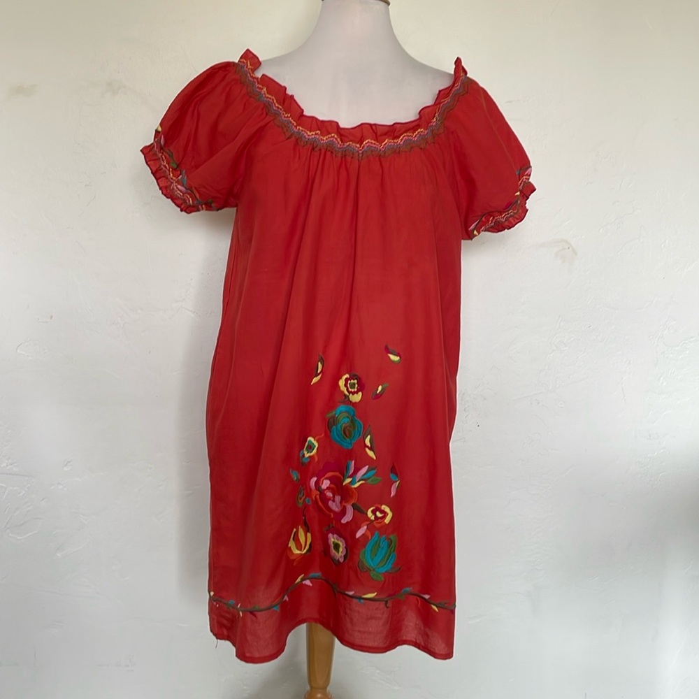 Cute Options Dress Off the Shoulder Look Red Embroidery Lightweight Dress Size M
